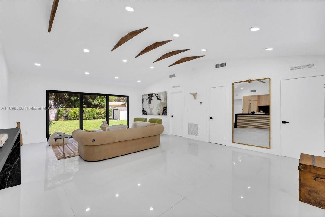 125 NE 107th St, Miami Shores, 佛罗里达州 33161, 美国