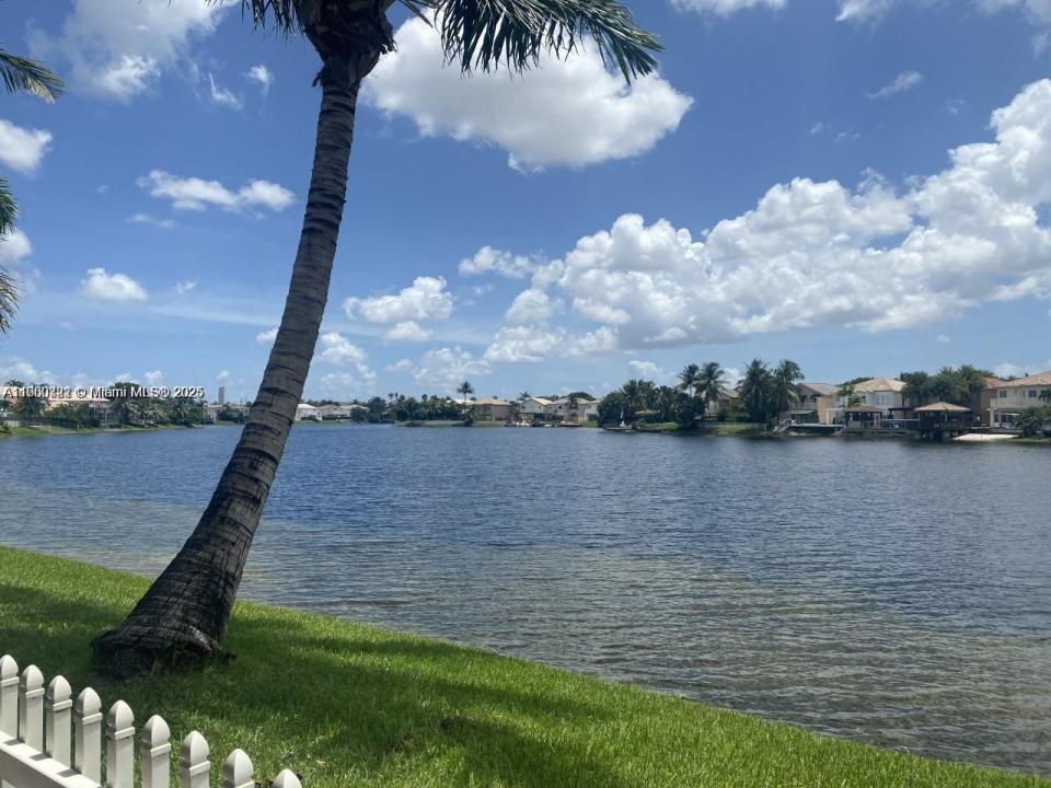 11156 NW 73rd St, Doral, Florida 33178