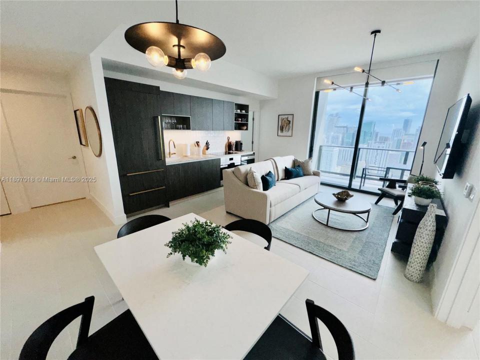 159 NE 6th St 4905, Miami, Florida 33132