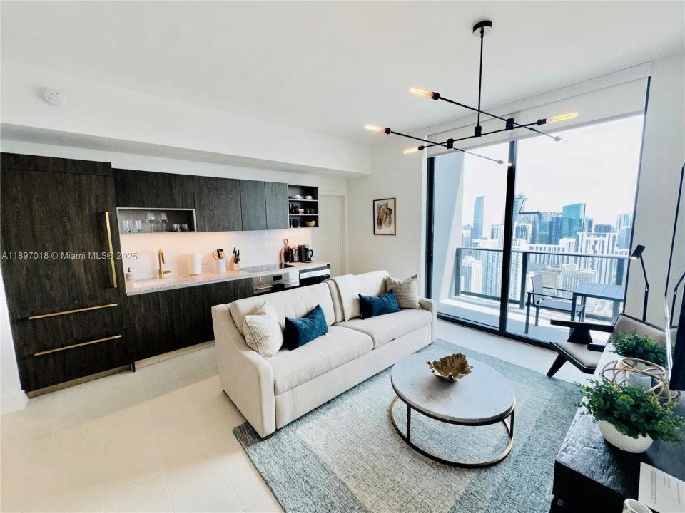 159 NE 6th St 4905, Miami, Florida 33132