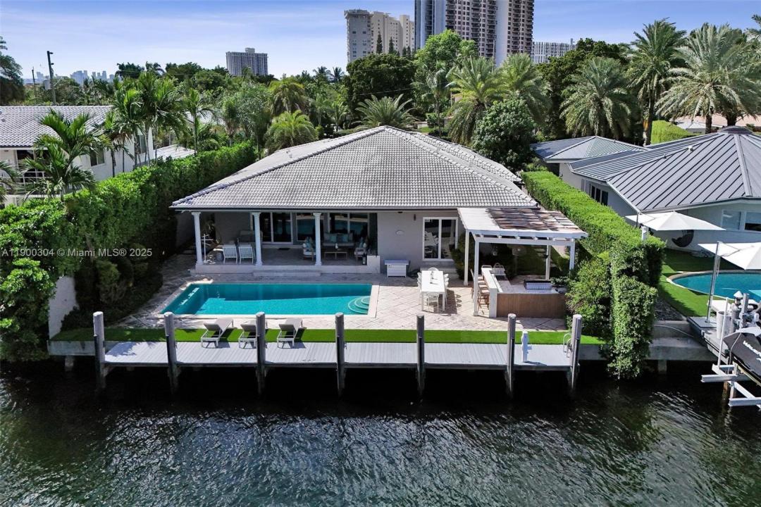 1935 NE 117th Rd, North Miami, Floride 33181, États-Unis