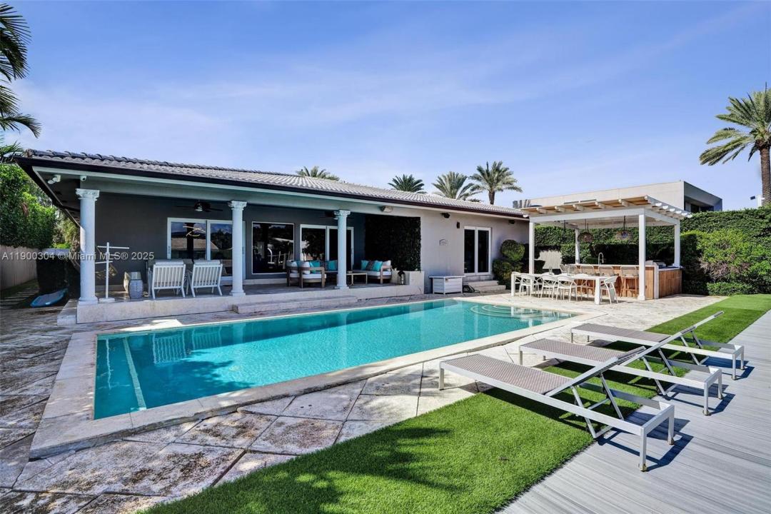 1935 NE 117th Rd, North Miami, Floride 33181, États-Unis
