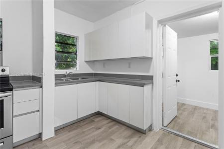 27 NE 60th Ter 3, Miami, Florida 33137, USA