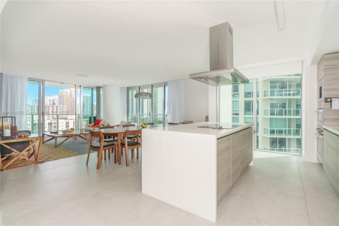 300 Sunny Isles Blvd 4-1101, Sunny Isles Beach, Florida 33160, Stati Uniti