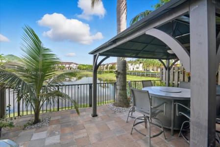 8929 NW 183rd St, Hialeah, Florida 33018, USA