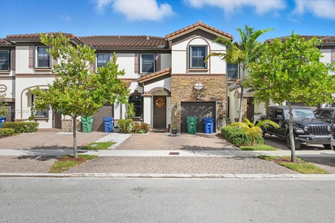 8929 NW 183rd St, Hialeah, Florida 33018, HOA KỲ