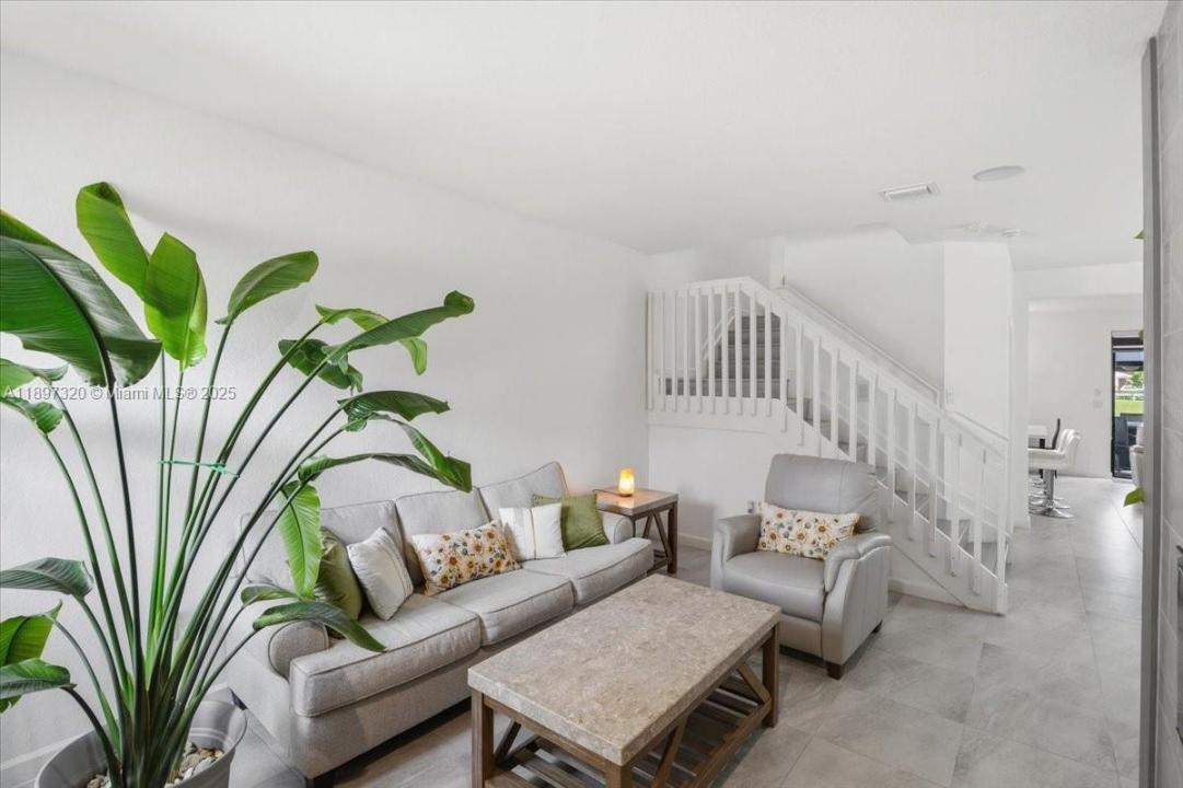 8929 NW 183rd St, Hialeah, Florida 33018, HOA KỲ