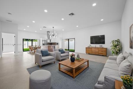 1041 W Lakewood Rd, West Palm Beach, פלורידה 33405, ארצות הברית של אמריקה