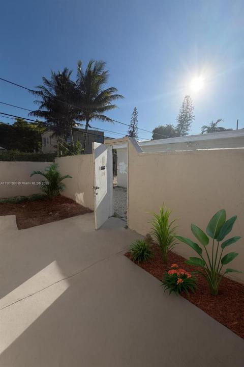 2660 NE 212th Ter R, Miami, فلوريدا 33180, الولايات المتحدة