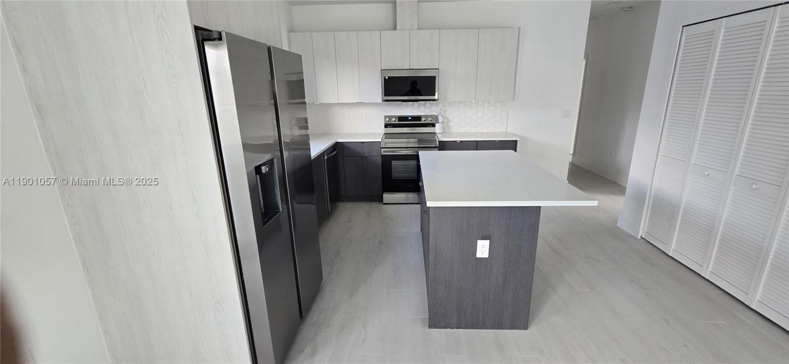 6820 NW 6th Ct, Miami, Флорида 33150, Соединенные Штаты