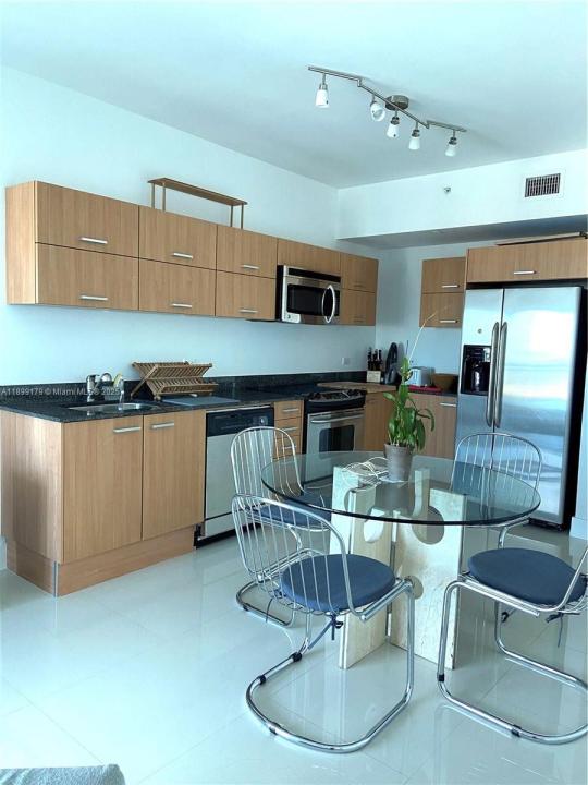 350 S Miami Ave 3811, Miami, فلوريدا 33130, الولايات المتحدة