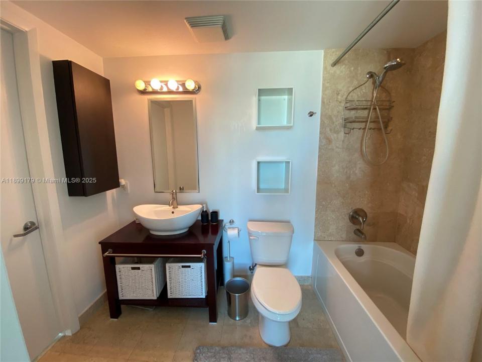 350 S Miami Ave 3811, Miami, فلوريدا 33130, الولايات المتحدة