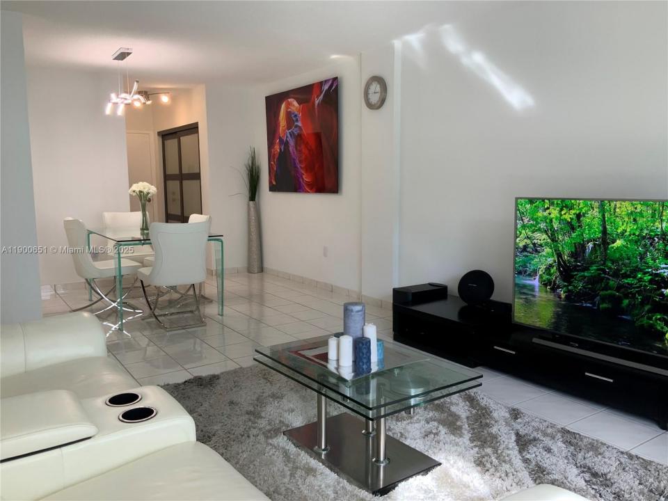 1130 11th St 3E, Miami Beach, Флорида 33139, Соединенные Штаты