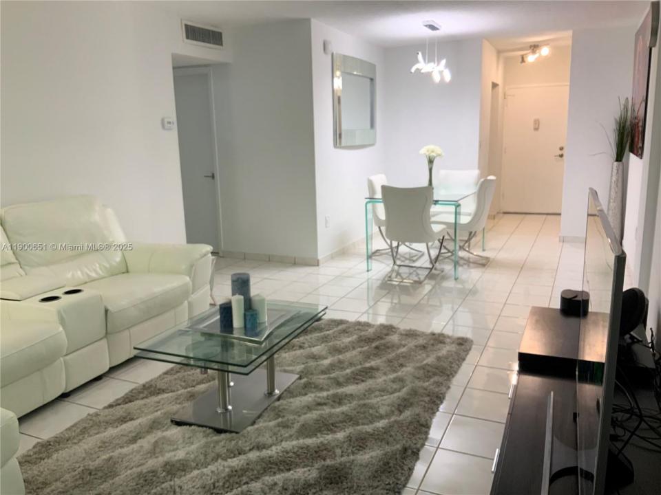 1130 11th St 3E, Miami Beach, Флорида 33139, Соединенные Штаты