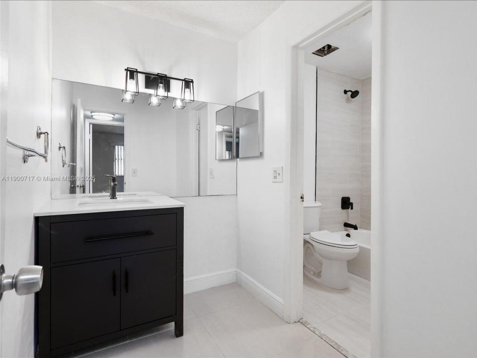 15520 SW 80th St B-301, Miami, Florida 33193, Stati Uniti