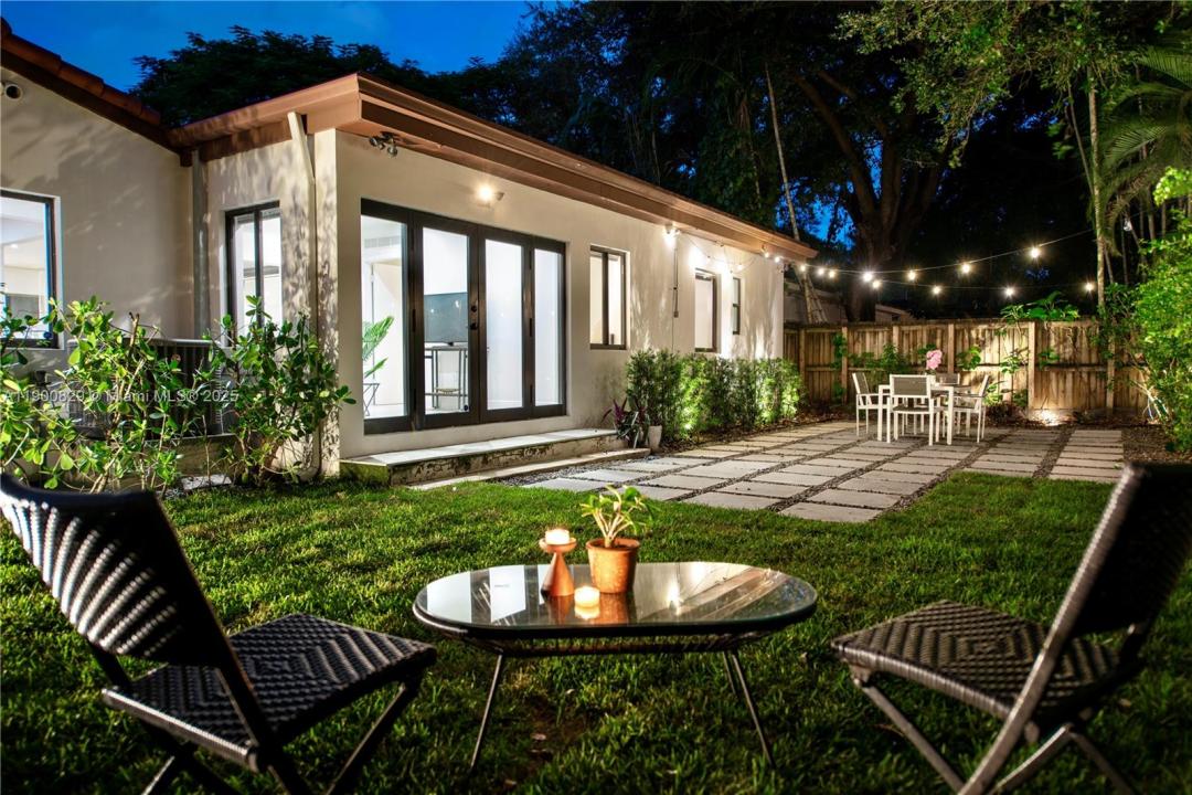 360 NE 87th St, El Portal, Floride 33138, États-Unis