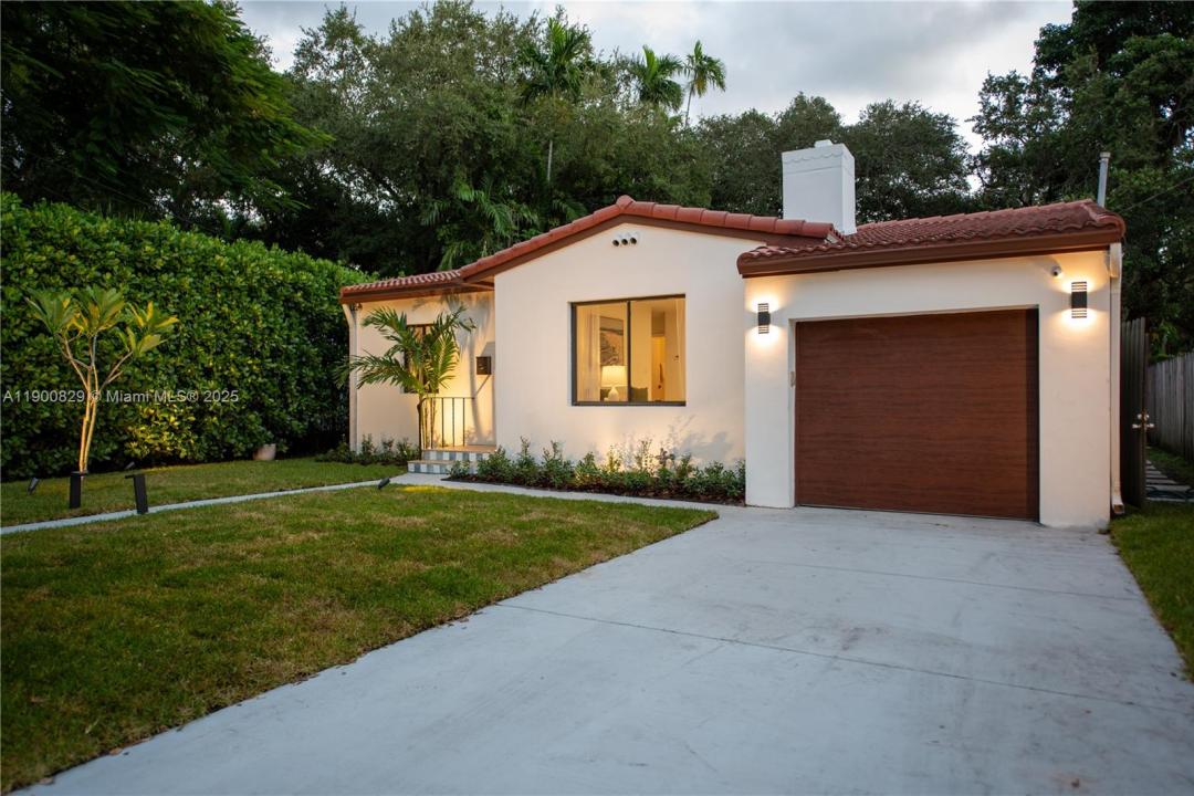 360 NE 87th St, El Portal, Floride 33138, États-Unis