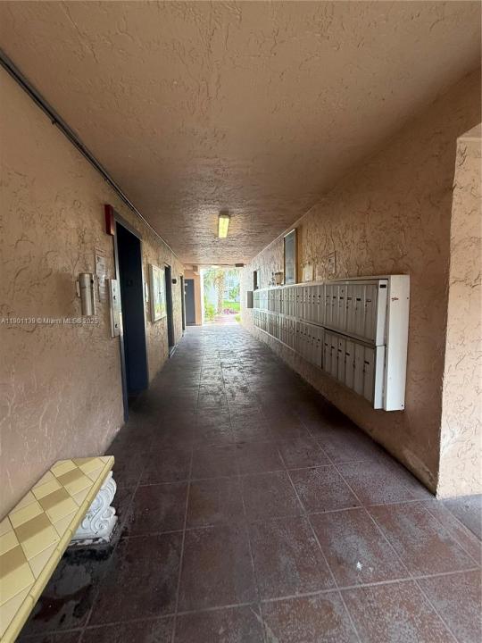 2850 Somerset Dr 202L, Lauderdale Lakes, Florida 33311, Stati Uniti