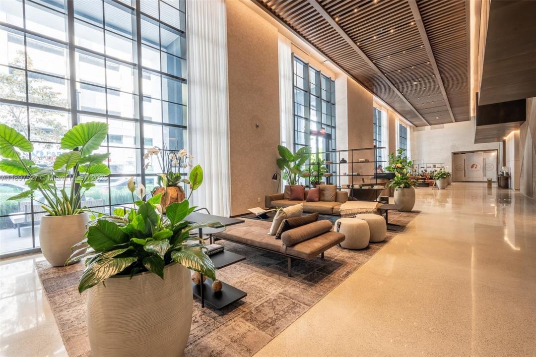 601 NE 1st Ave 4213, Miami, Florida 33132, Estados Unidos