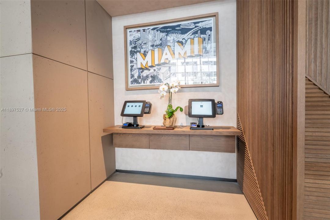 601 NE 1st Ave 4213, Miami, Florida 33132, Estados Unidos