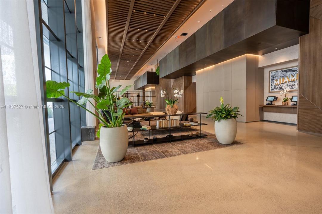 601 NE 1st Ave 4213, Miami, Florida 33132, Estados Unidos