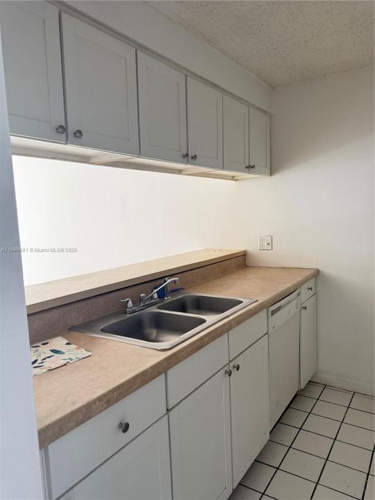 8100 Geneva Ct 145, Doral, Flórida 33166, Estados Unidos