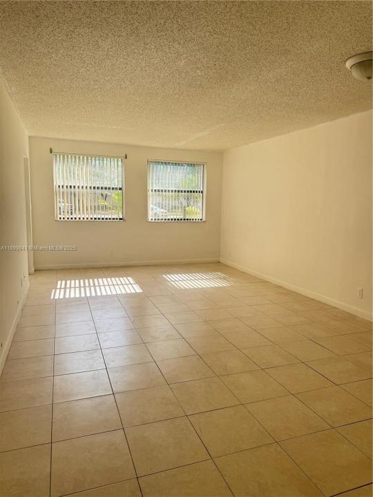 8100 Geneva Ct 145, Doral, Flórida 33166, Estados Unidos