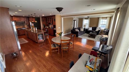 6 Utter Street, North Providence, Rhode Island 02904, Estados Unidos
