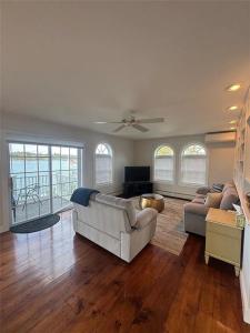 67 Lawrence Court, Tiverton, Rhode Island 02878, Estados Unidos