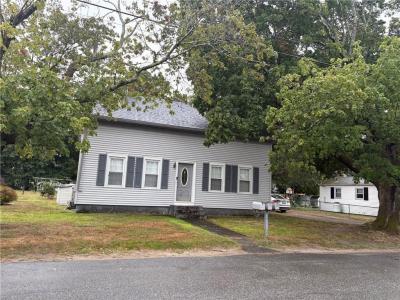 27 Matteson Street, Coventry, RI 02816, USA
