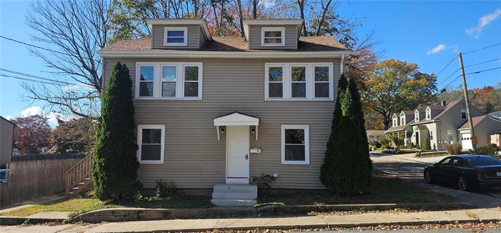 22 Agnes Street 1, West Warwick, Rhode Island 02893, Estados Unidos