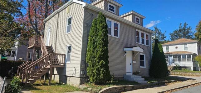 22 Agnes Street 1, West Warwick, Rhode Island 02893, Estados Unidos