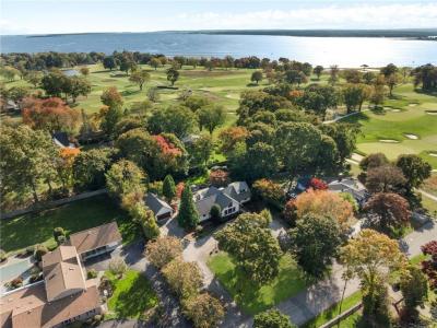 240 Narragansett Bay Avenue, Warwick, Rhode Island 02889, Estados Unidos