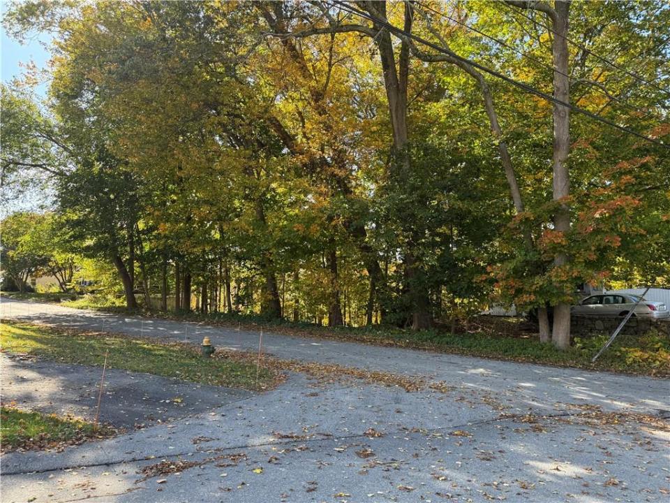 Wain Street, Cranston, Rhode Island 02920