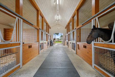 15416 Sunnyland Lane Barn, Wellington, Florida 33414