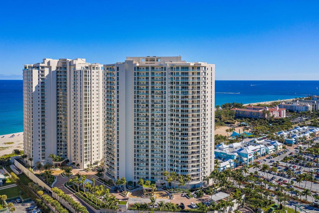 2700 N Ocean Drive 304b, Singer Island, Florida 33404