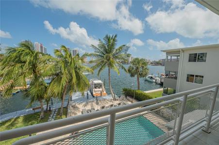 468 Golden Isles Dr 402, Hallandale Beach, Florida 33009