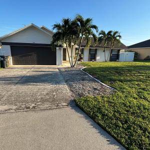 609 SE 2nd TR, Cape Coral, Florida 33990, USA