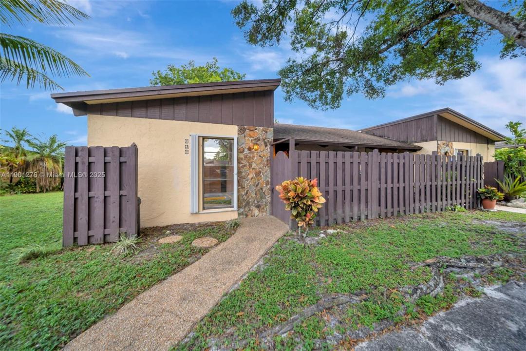 616 Briarwood Cir, Hollywood, Florida 33024, Stati Uniti