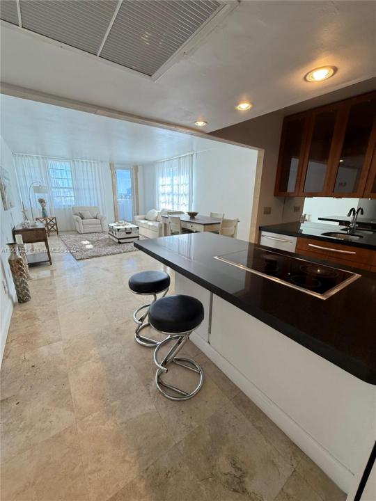 100 Lincoln Rd 1111, Miami Beach, Floride 33139, États-Unis