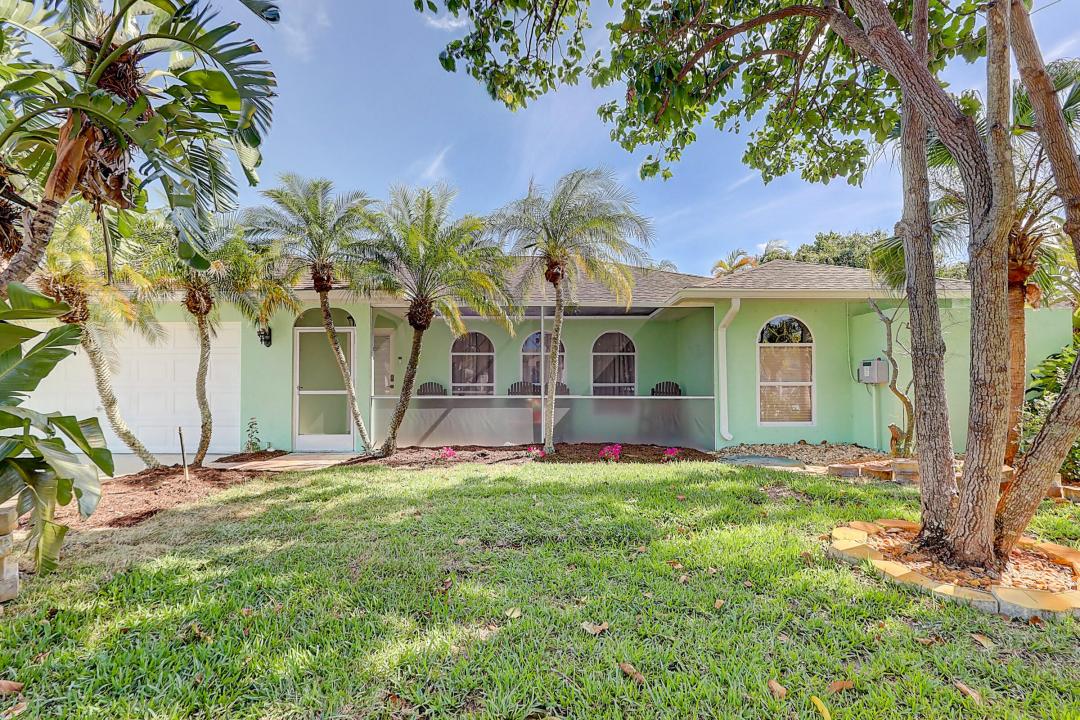 238 SW Grove Avenue, Port Saint Lucie, Florida 34983