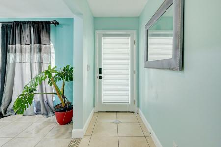 238 SW Grove Avenue, Port Saint Lucie, Флорида 34983, Соединенные Штаты