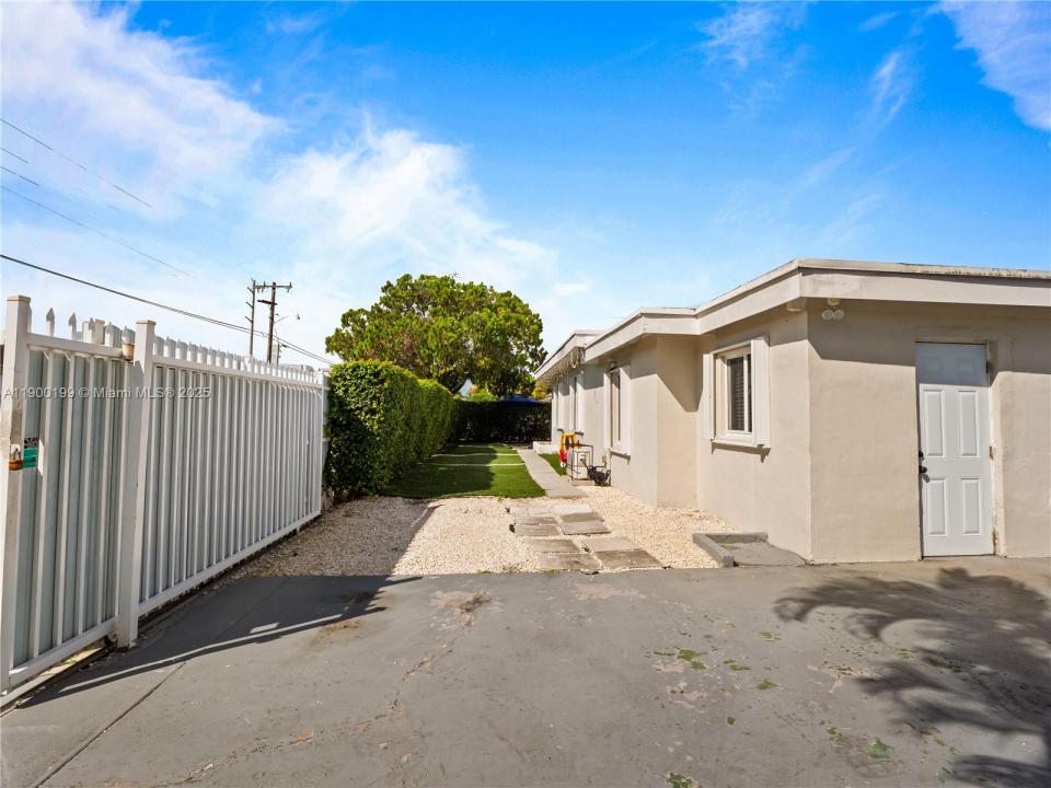 8401 NW 24th Pl, Miami, Florida 33147