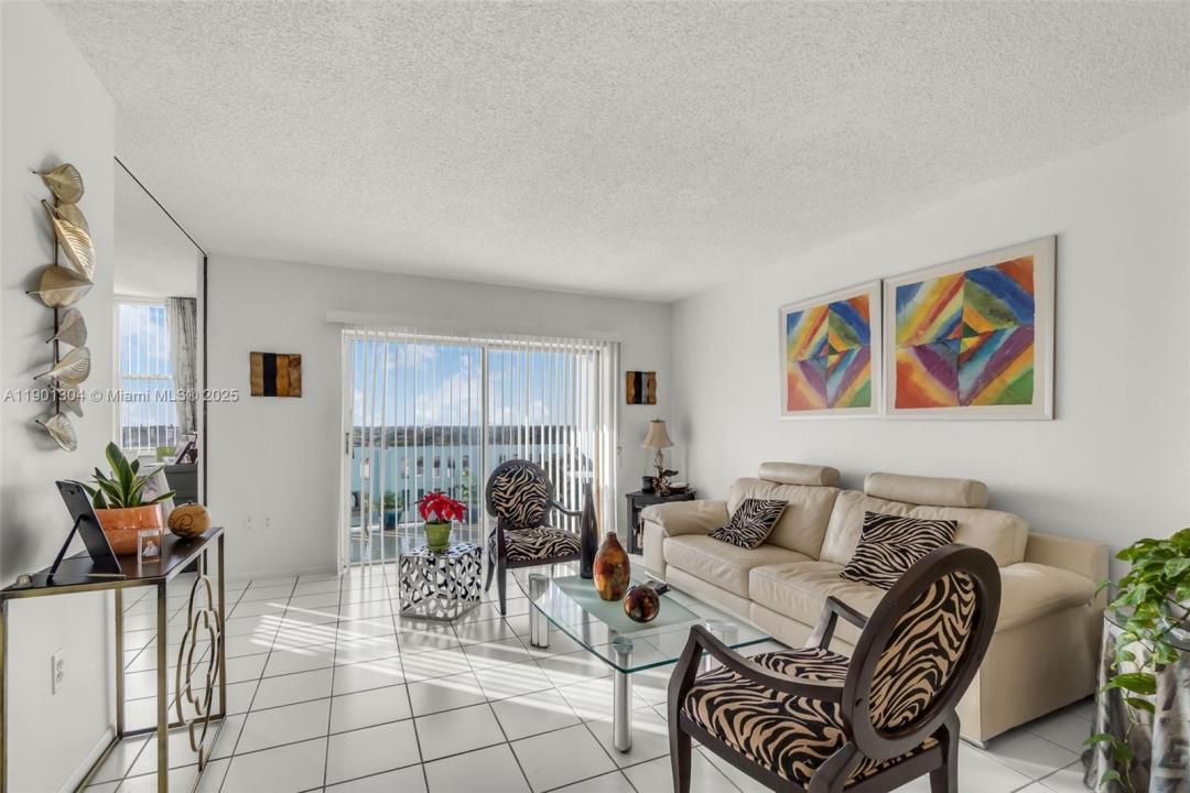 4001 Hillcrest Dr 812, Hollywood, Florida 33021, USA