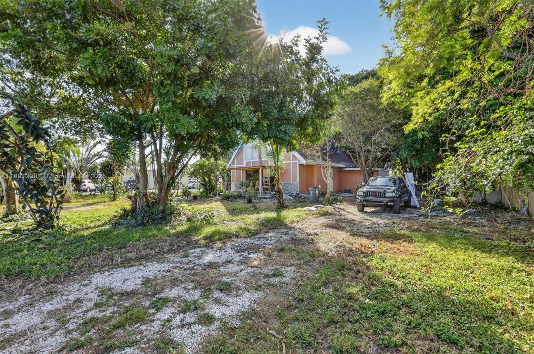 611 Broward Ave, Green Acres, Florida 33463