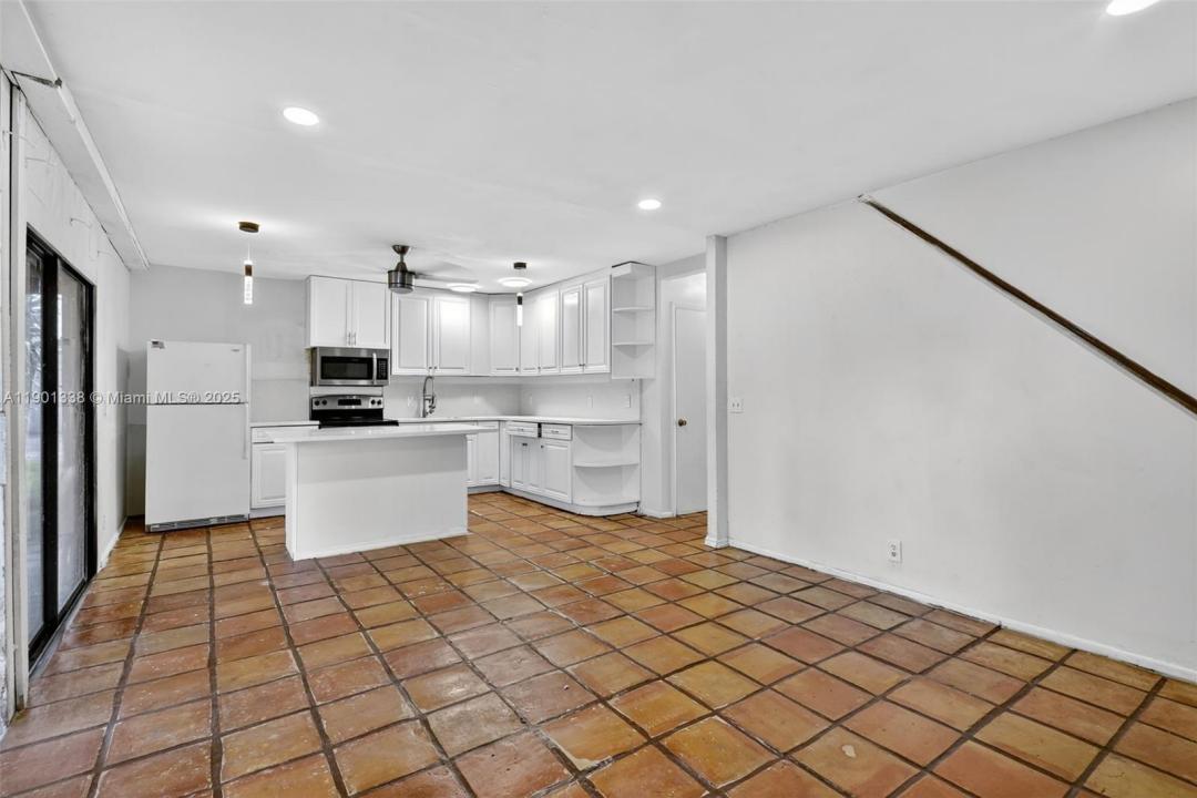 611 Broward Ave, Green Acres, Florida 33463