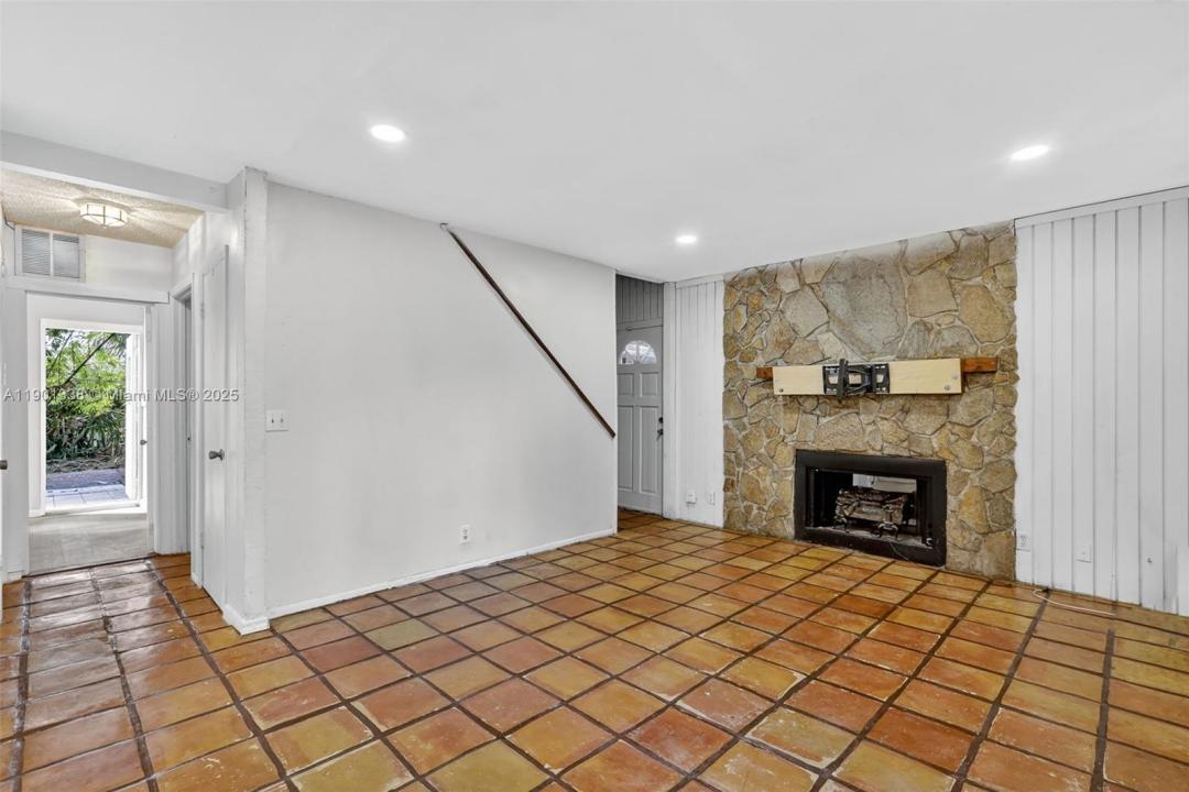 611 Broward Ave, Green Acres, Florida 33463