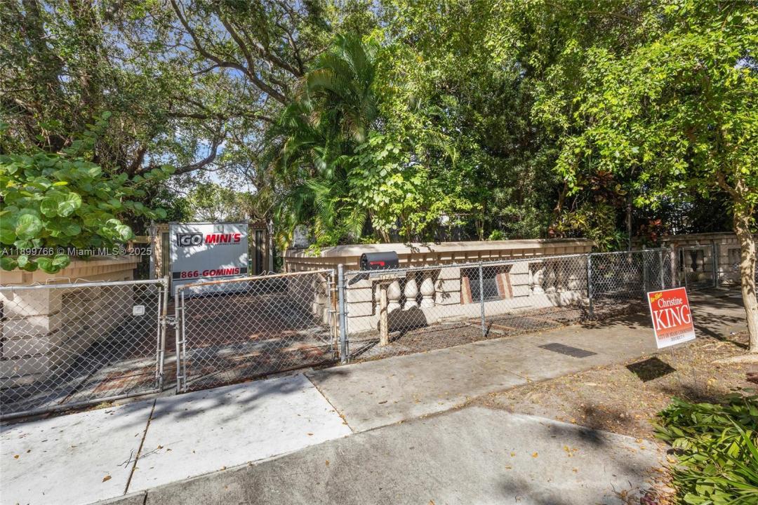 1045 NW 52nd St, Miami, Floride 33127, États-Unis