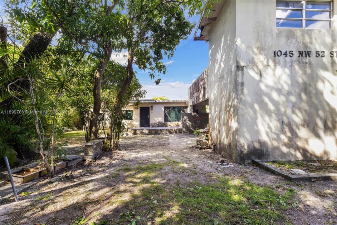 1045 NW 52nd St, Miami, Floride 33127, États-Unis