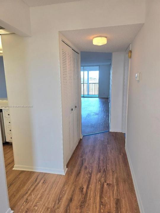 2571 Aragon Blvd 414, Sunrise, Floryda 33322, USA